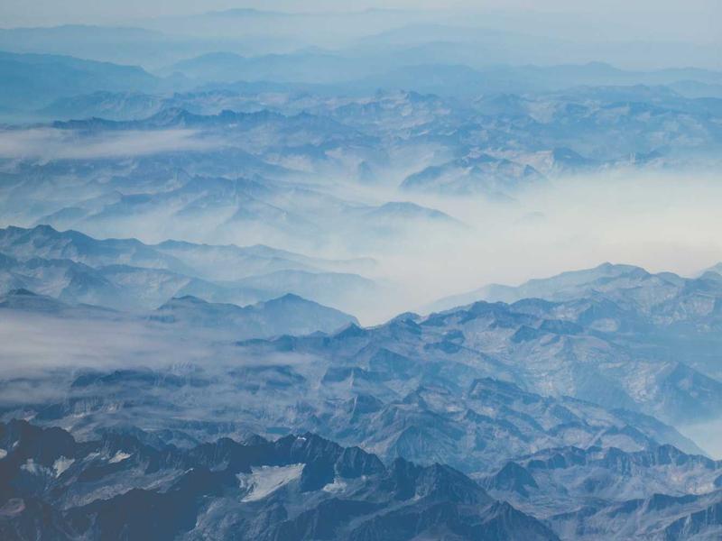 日本胶囊旅馆<br>btozrgo.cn 空间折叠术